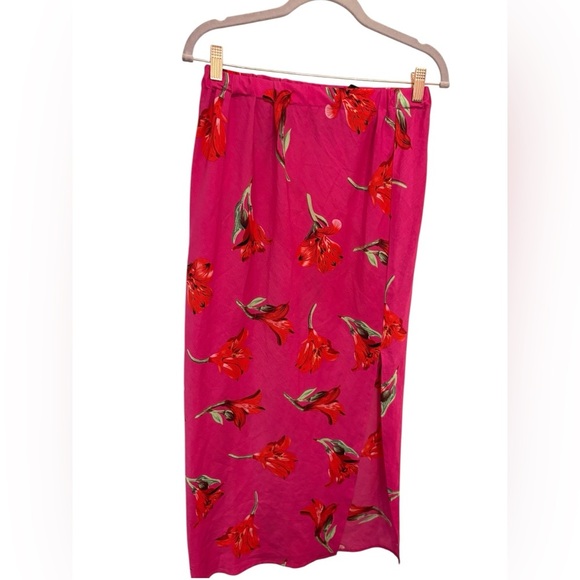 Floral  skirt with side slit - Picture 2 of 5